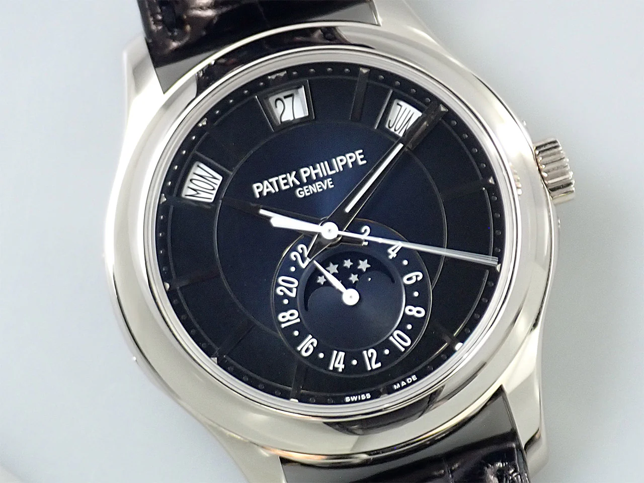 パテックフィリップ アニュアルカレンダー Ref.5205G-013 ホワイトゴールド ブルーブラックグラデーション文字盤 - Image 3
