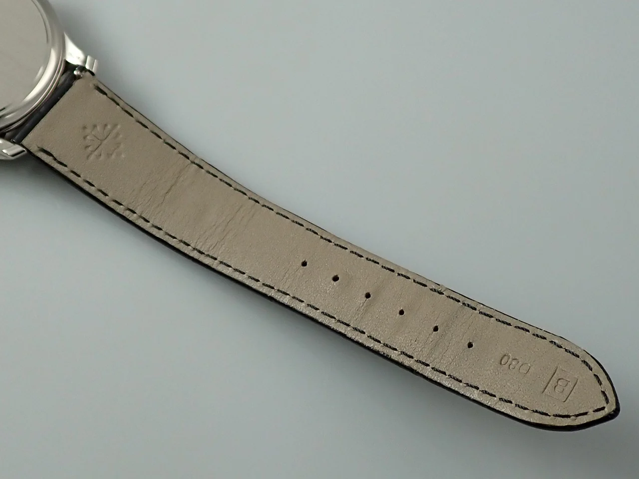 パテックフィリップ カラトラバ Ref.5227G-010 ホワイトゴールド ブラック文字盤 - Image 12