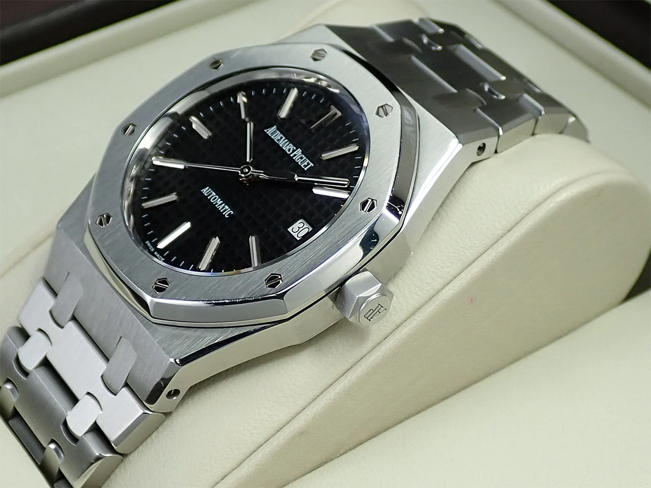 オーデマピゲ ロイヤルオーク Ref.15300ST.OO.1220ST.03 ステンレススチール ブラック文字盤 - Image 5