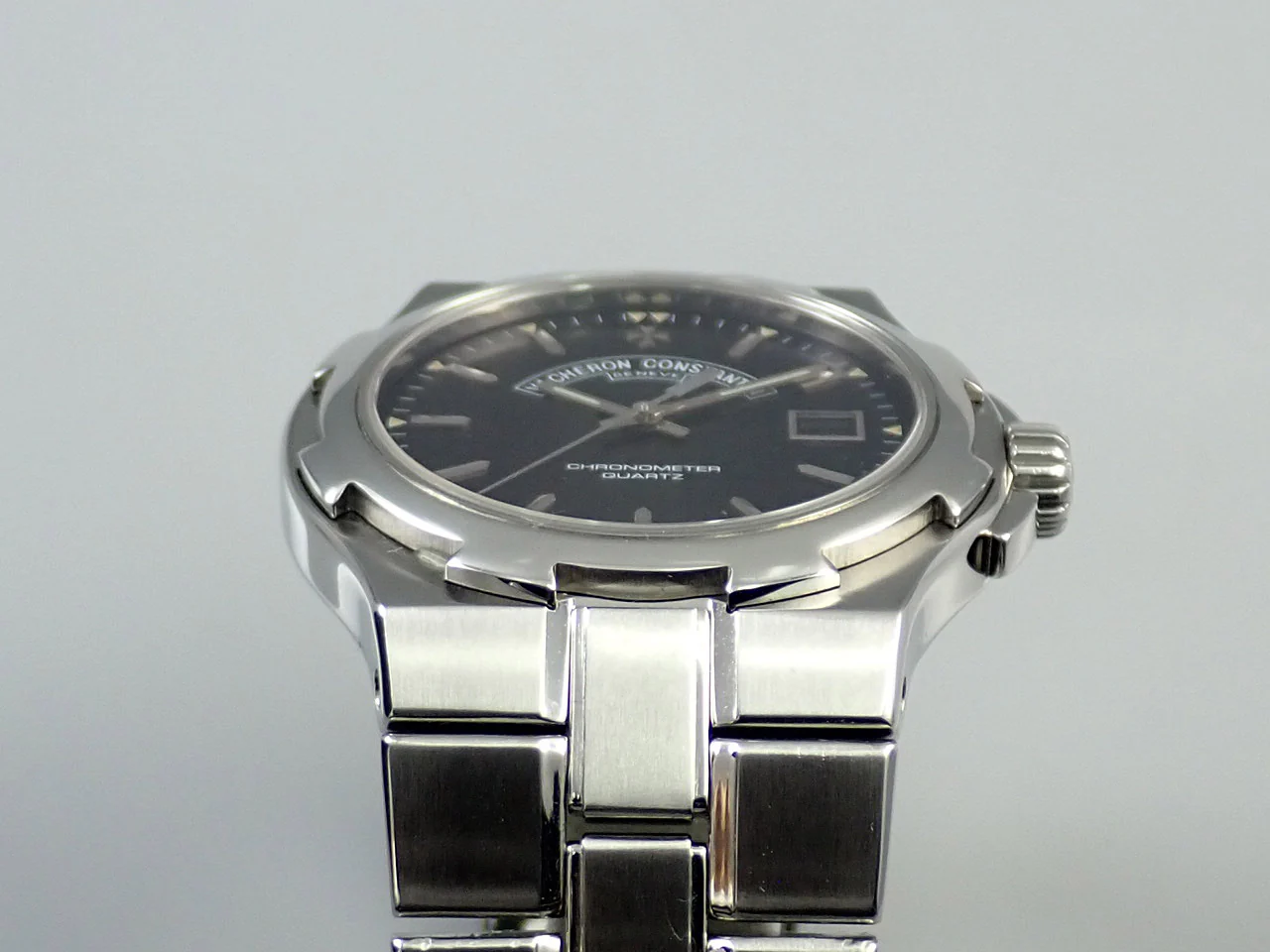 ヴァシュロンコンスタンタン オーヴァーシーズ クォーツ Ref.72040/423A-8463 ブラック文字盤 中古 1PJMC833 - Image 7