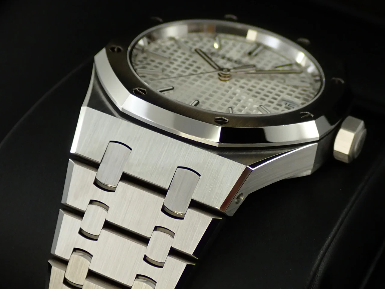 オーデマピゲ ロイヤルオーク 50周年記念 Ref.15550ST.OO.1356ST.01 ステンレススチール シルバー文字盤 - Image 6