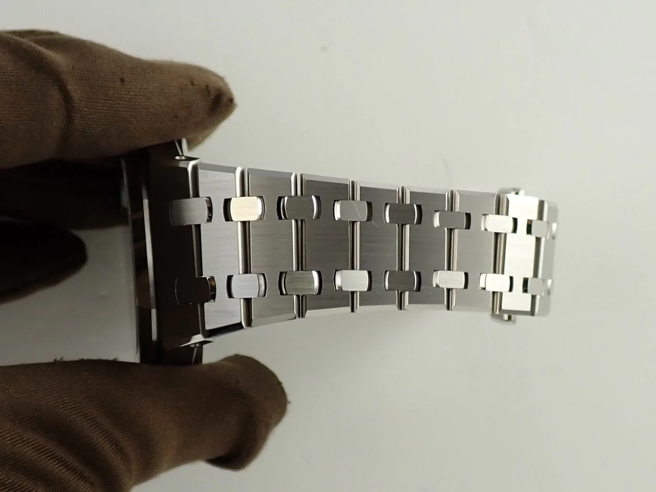 オーデマピゲ ロイヤルオーク 50周年記念 Ref.15550ST.OO.1356ST.01 ステンレススチール シルバー文字盤 - Image 9
