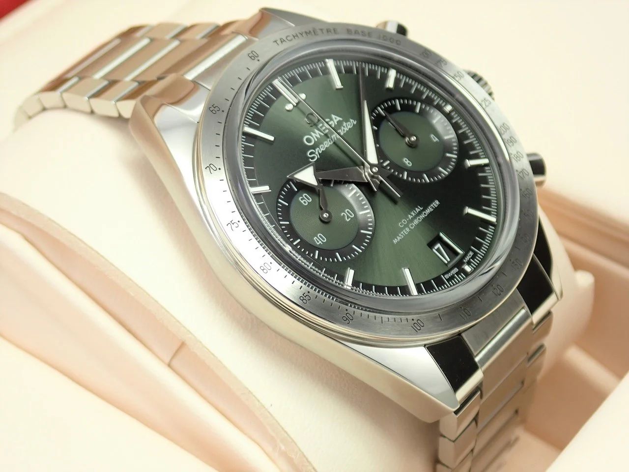 オメガ スピードマスター スピードマスター '57 コーアクシャル マスター クロノメーター クロノグラフ 40.5MM Ref.332.10.41.51.10.001 グリーン文字盤 未使用 2481AU7P - Image 4