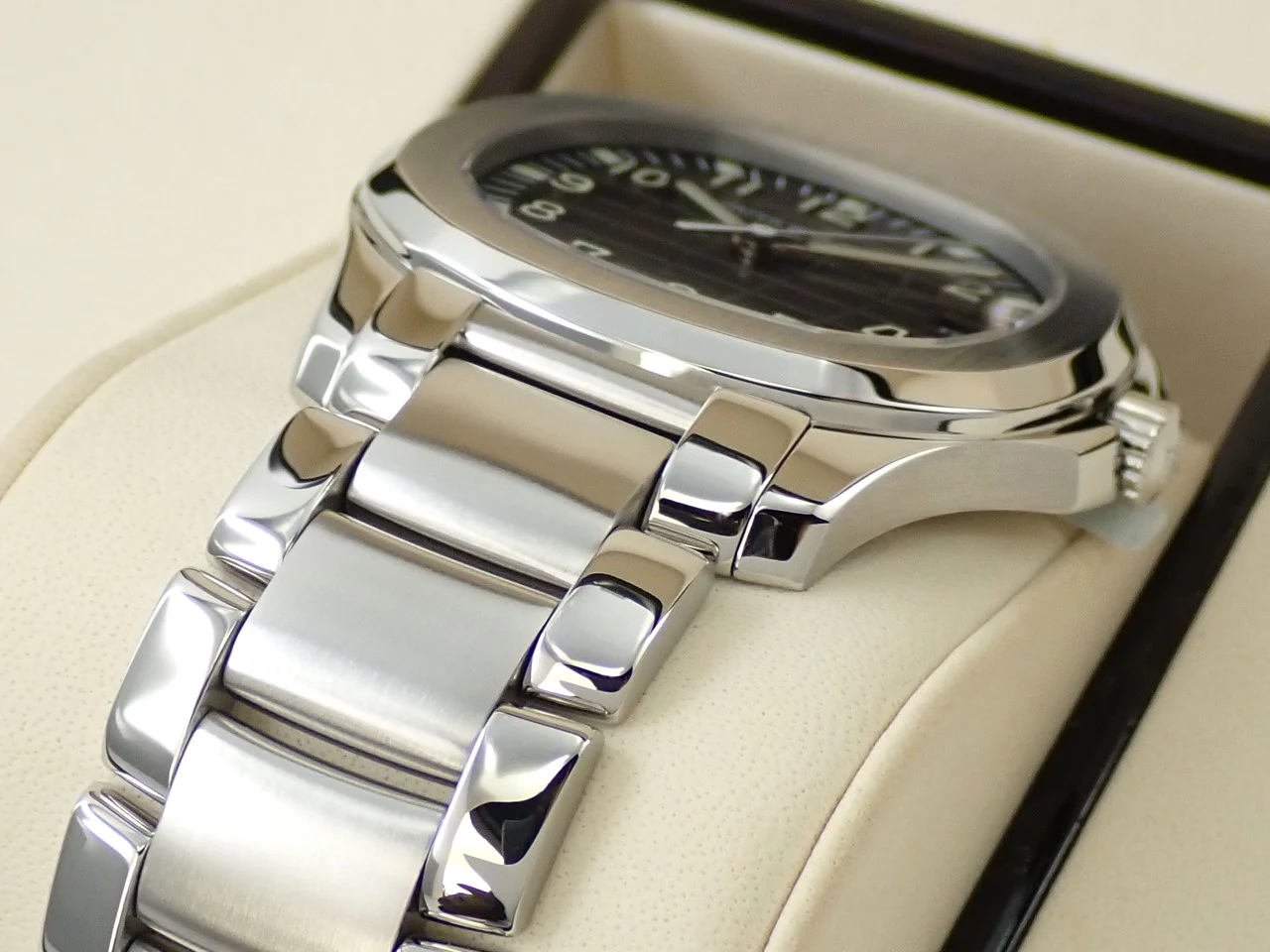 パテックフィリップ アクアノート エクストララージ Ref.5167/1A-001 ステンレススチール ブラック文字盤 - Image 6