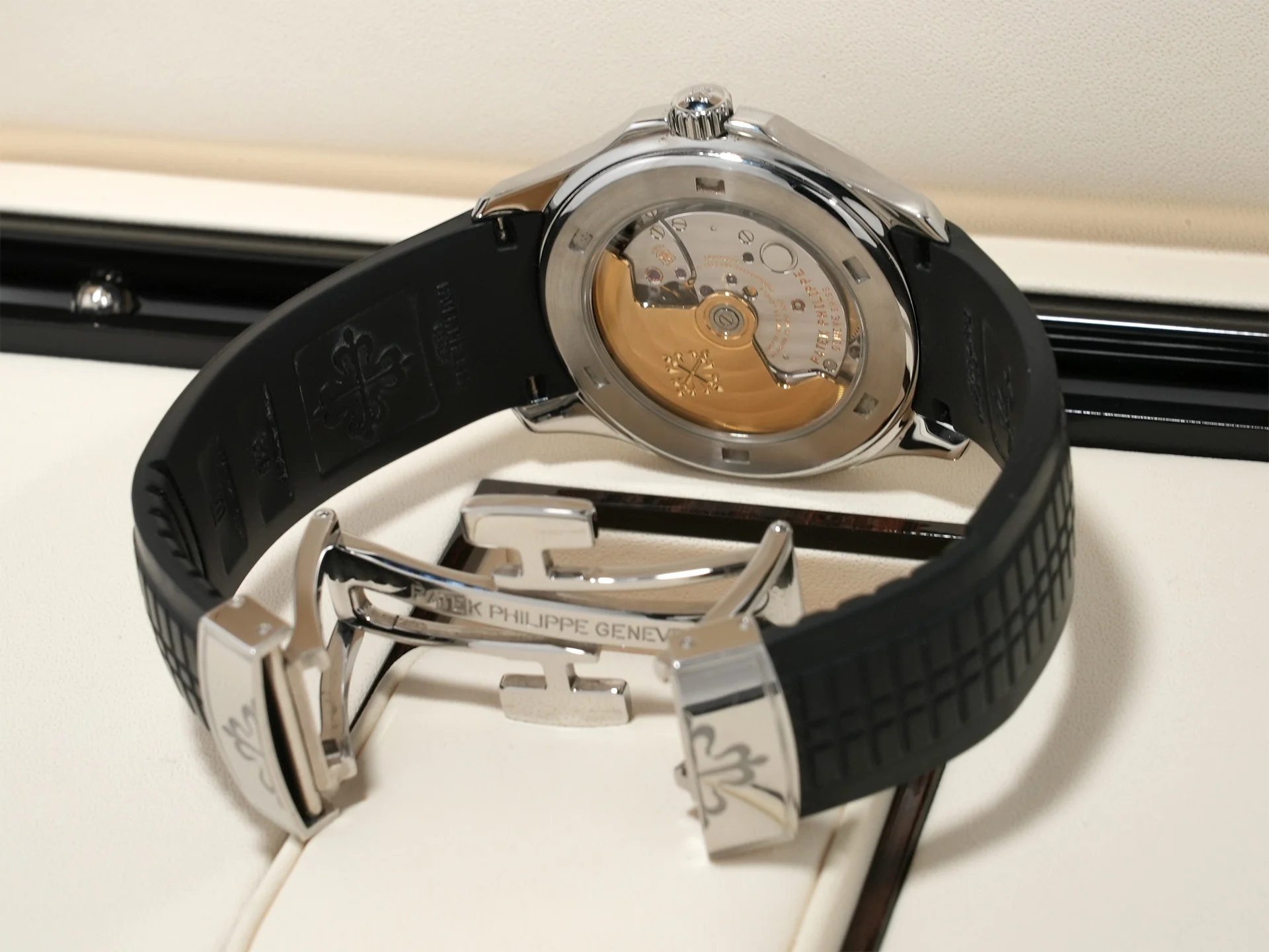 パテックフィリップ アクアノート ラージ Ref.5165A-001 ステンレススチール ブラック文字盤 中古 2ifvhheq - Image 8