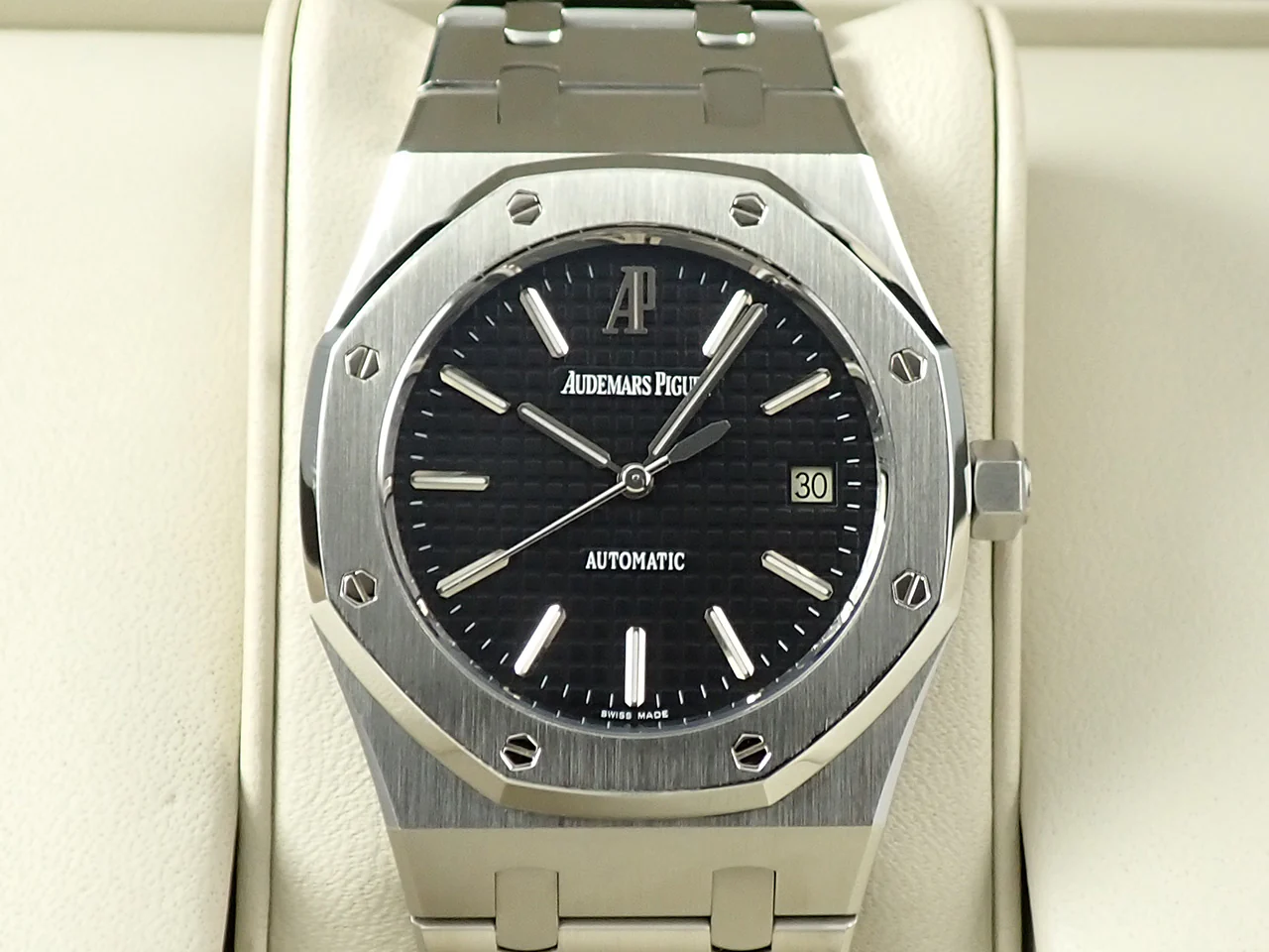 オーデマピゲ ロイヤルオーク Ref.15300ST.OO.1220ST.03 ステンレススチール ブラック文字盤 - Image 2