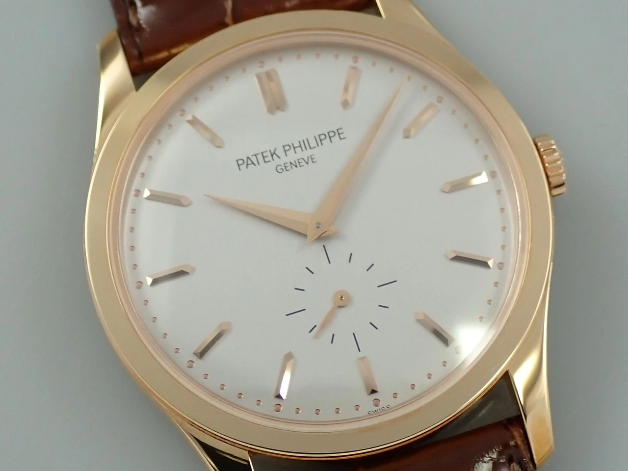パテックフィリップ カラトラバ Ref.5196R-001 ローズゴールド シルバー文字盤 - Image 3