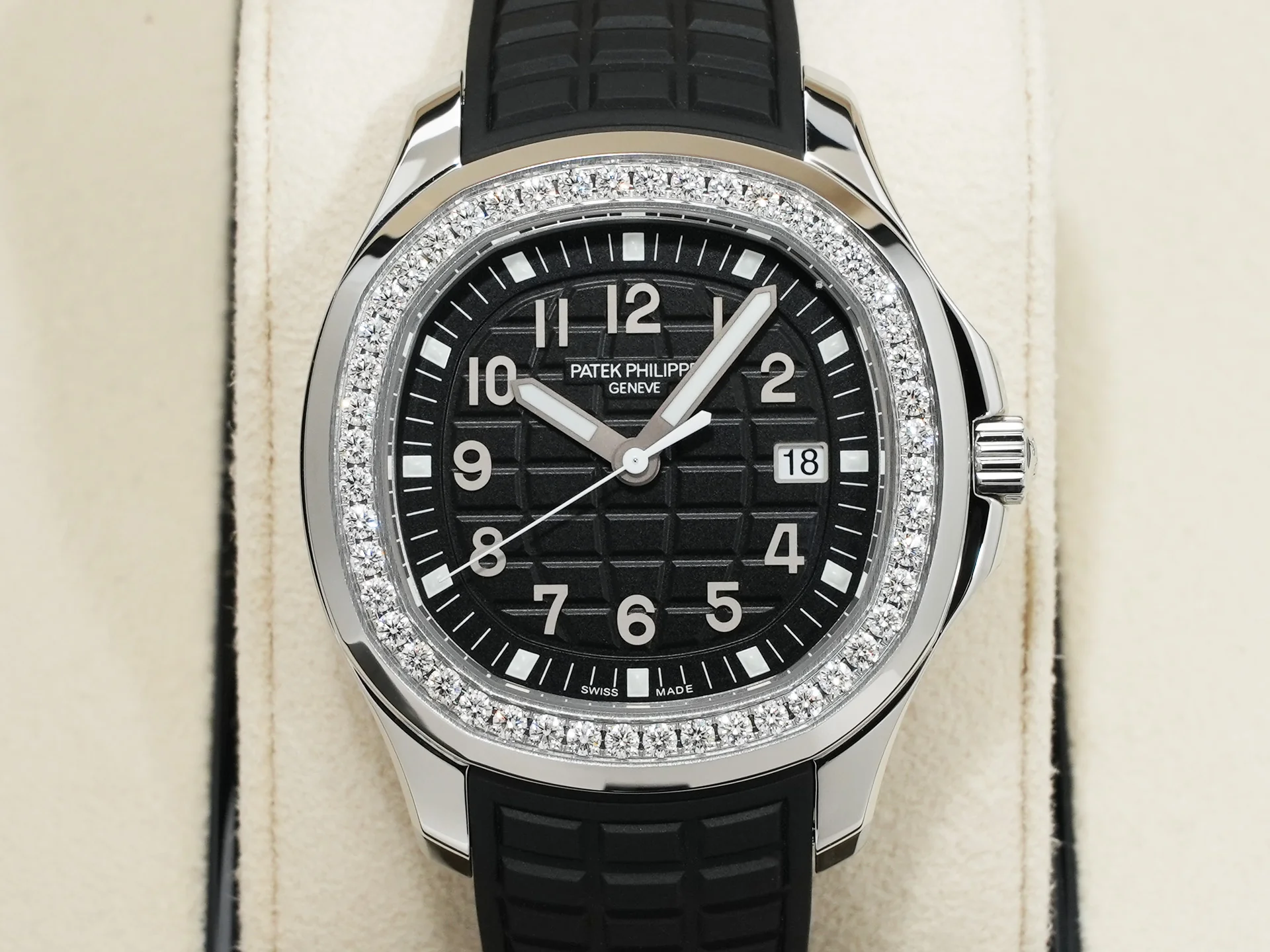パテックフィリップ アクアノート Ref.5267/200A-001 ステンレススチール ブラック文字盤 未使用 375o34mq - Image 2