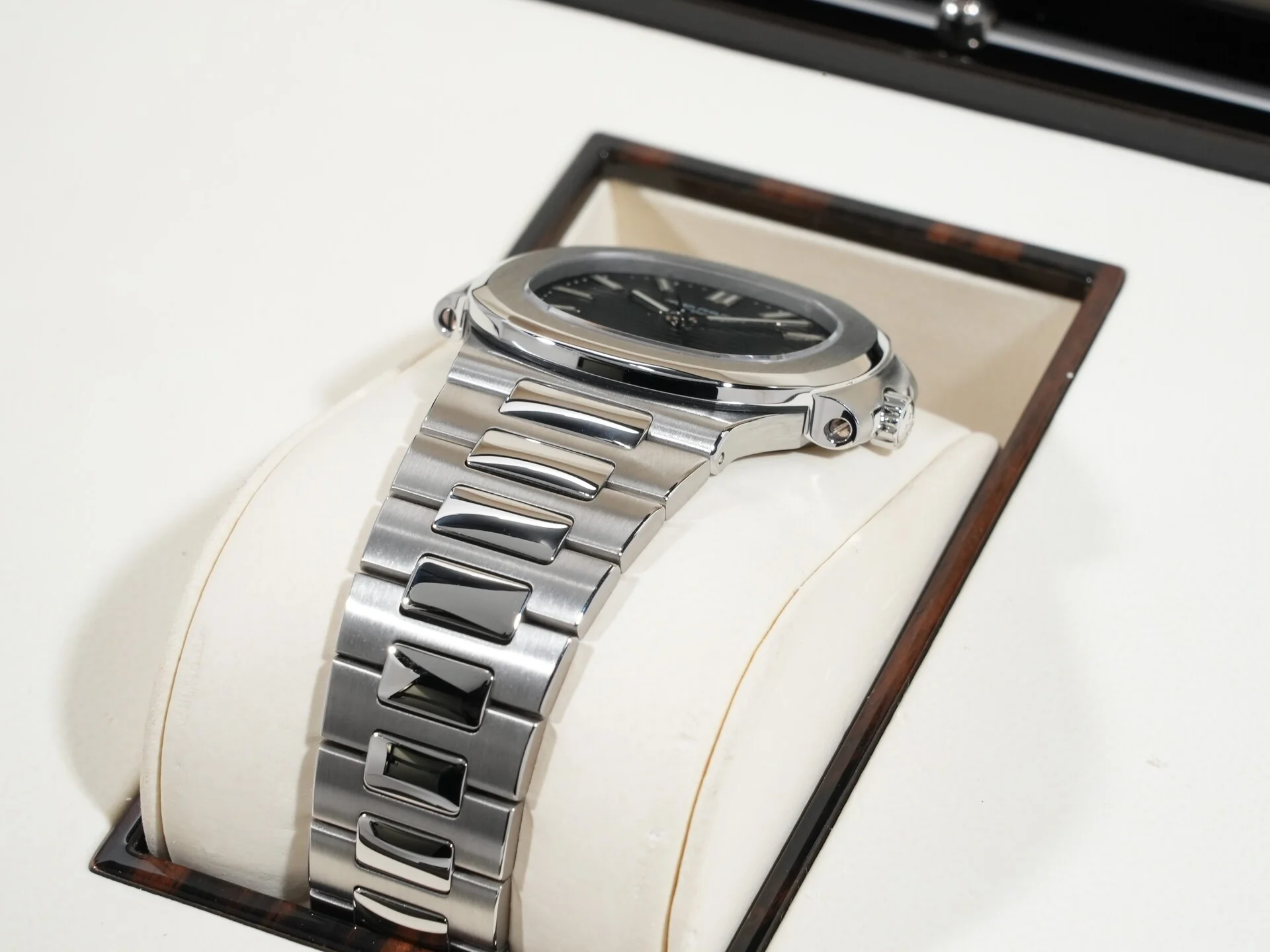 パテックフィリップ ノーチラス Ref.5800/1A-001 ステンレススチール ブルー文字盤 - Image 6