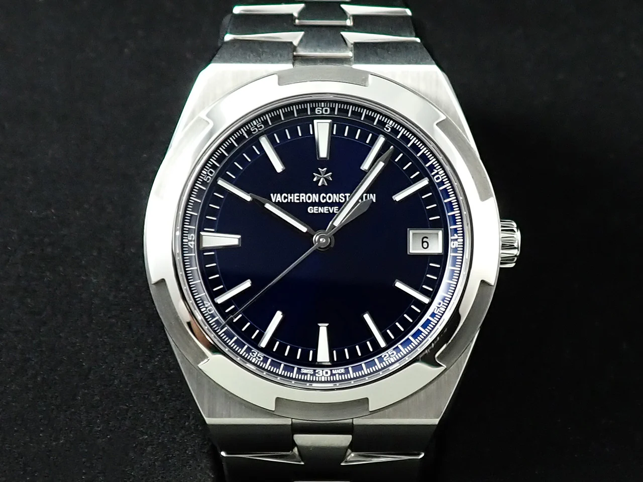 ヴァシュロンコンスタンタン オーヴァーシーズ Ref.4500V/110A-B128 ブルー文字盤 中古 3CP637Z4 - Image 2