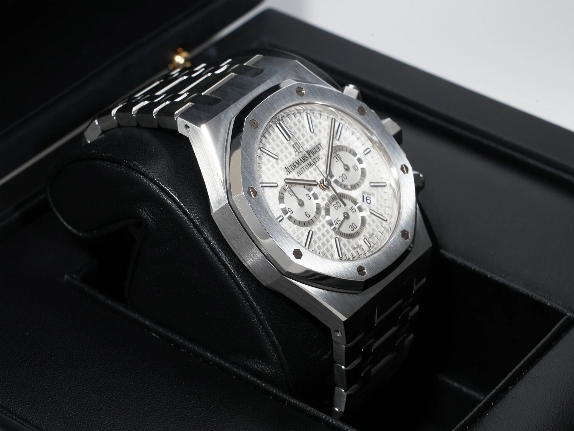 オーデマピゲ ロイヤルオーク クロノグラフ Ref.26320ST.OO.1220ST.02 ステンレススチール シルバー文字盤 中古 3fv9vqmm - Image 5