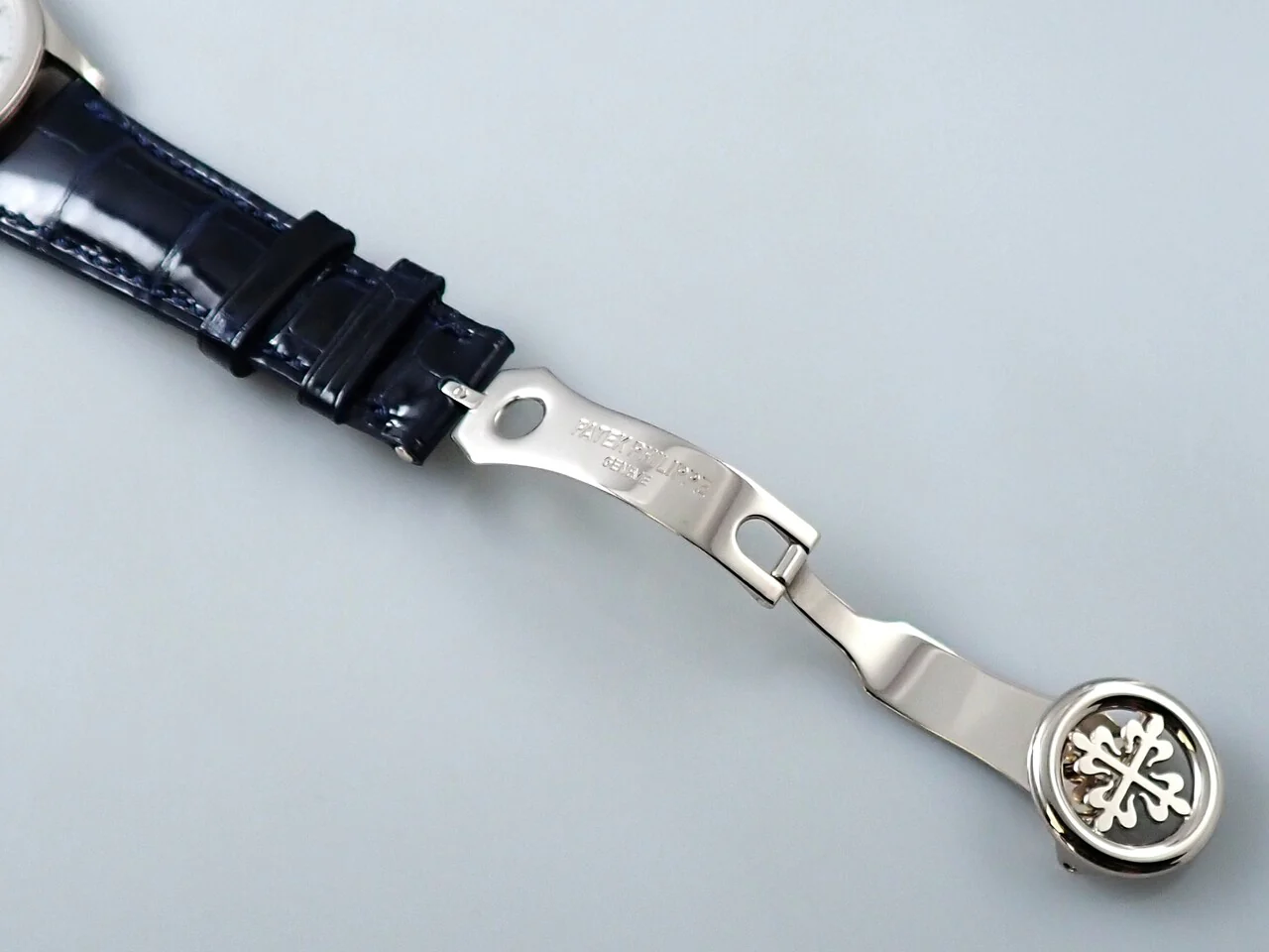 パテックフィリップ カラトラバ Ref.5196G-001 ホワイトゴールド シルバー文字盤 - Image 8