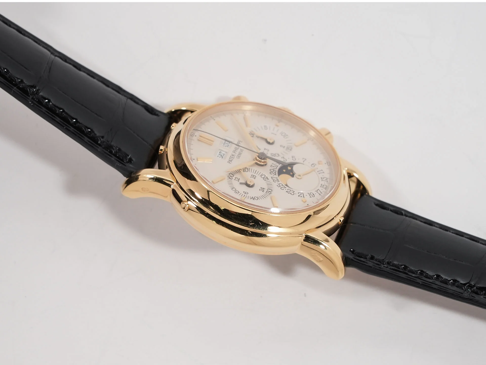 パテックフィリップ パーペチュアルカレンダー クロノグラフ Ref.3970EJ-051 イエローゴールド シルバー文字盤 - Image 5
