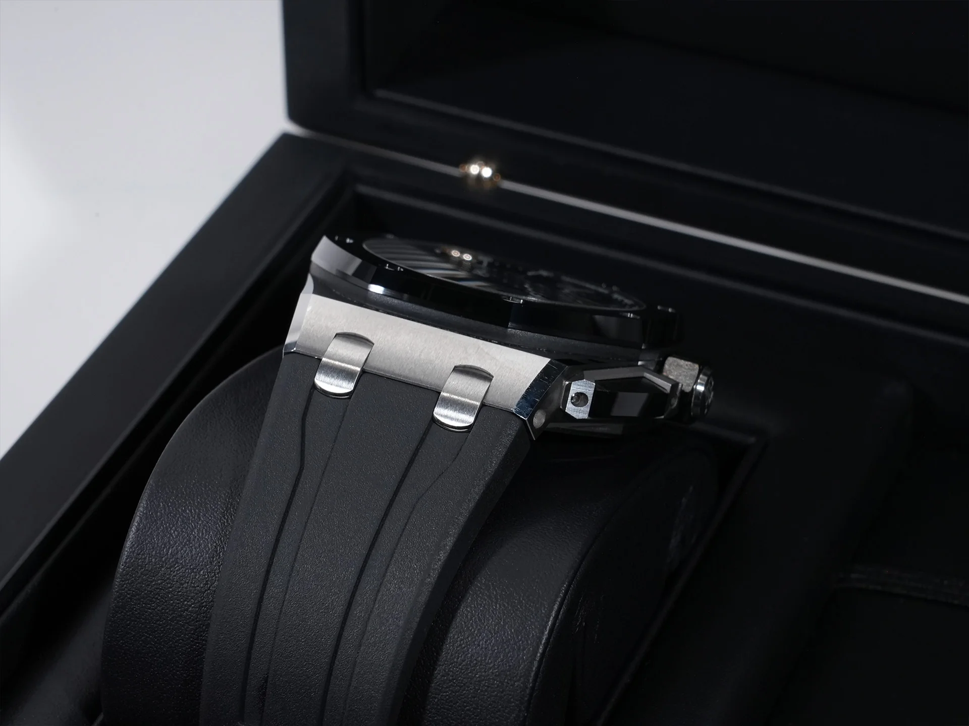 オーデマピゲ ロイヤルオーク オフショア クロノグラフ Ref.26420SO.OO.A600CA.01 ステンレススチール スモークブラウン文字盤 - Image 6