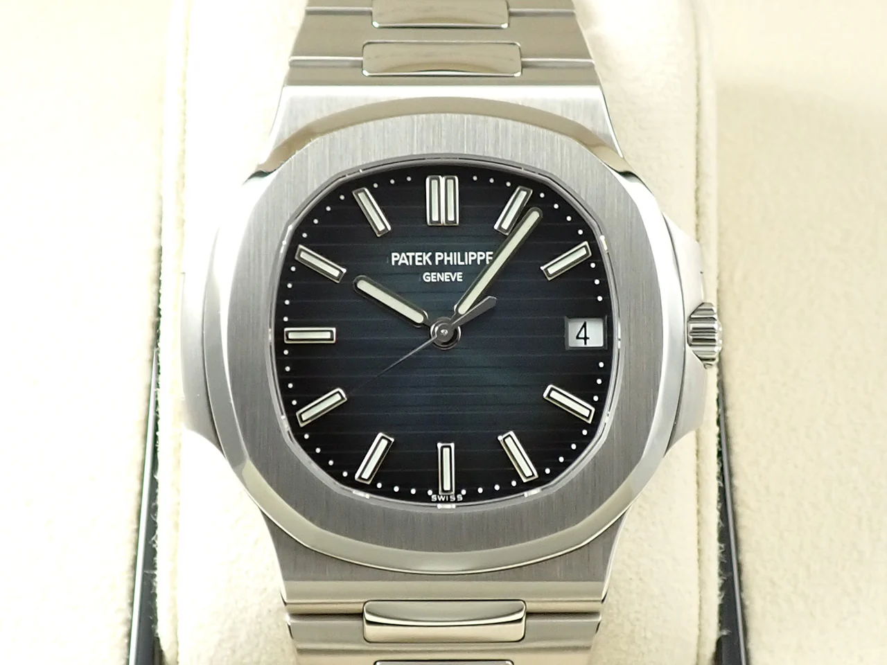 パテックフィリップ ノーチラス Ref.5711/1A-010 ステンレススチール ブルー文字盤 - Image 2