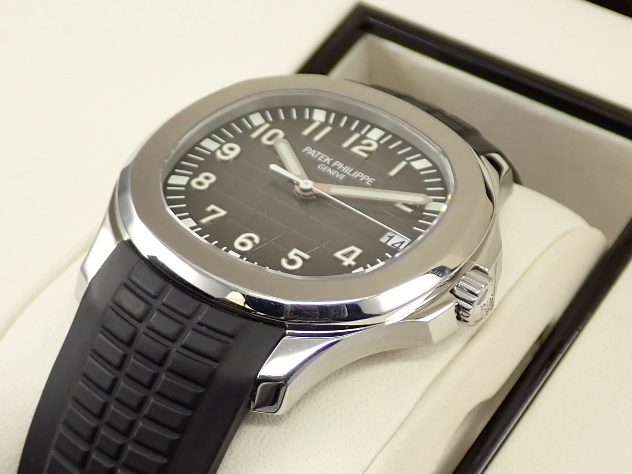 パテックフィリップ アクアノート エクストララージ Ref.5167/1A-001 ステンレススチール ブラック文字盤 - Image 6