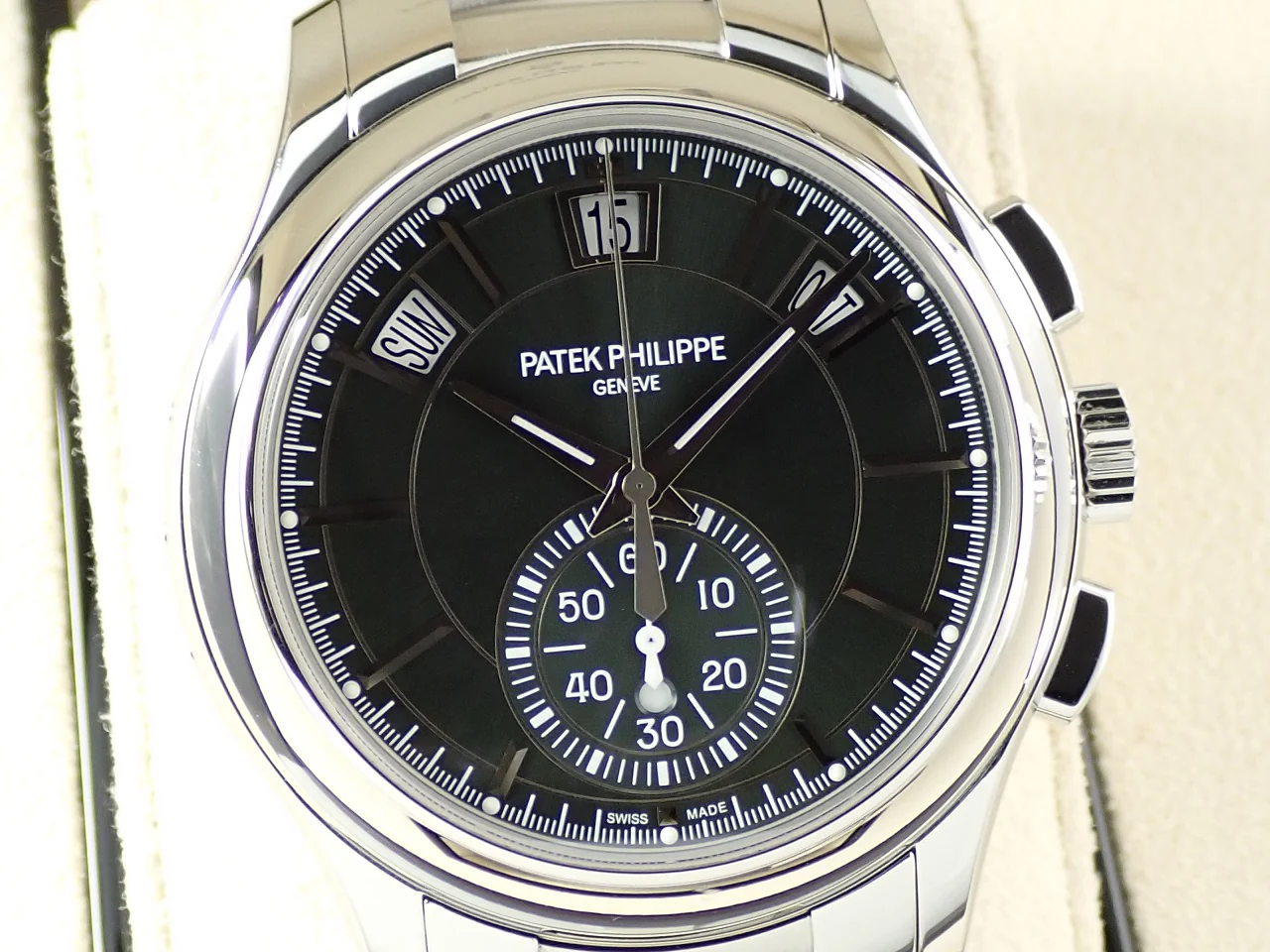 パテックフィリップ アニュアルカレンダー クロノグラフ Ref.5905/1A-001 ステンレススチール オリーブグリーン ソレイユ文字盤 - Image 3