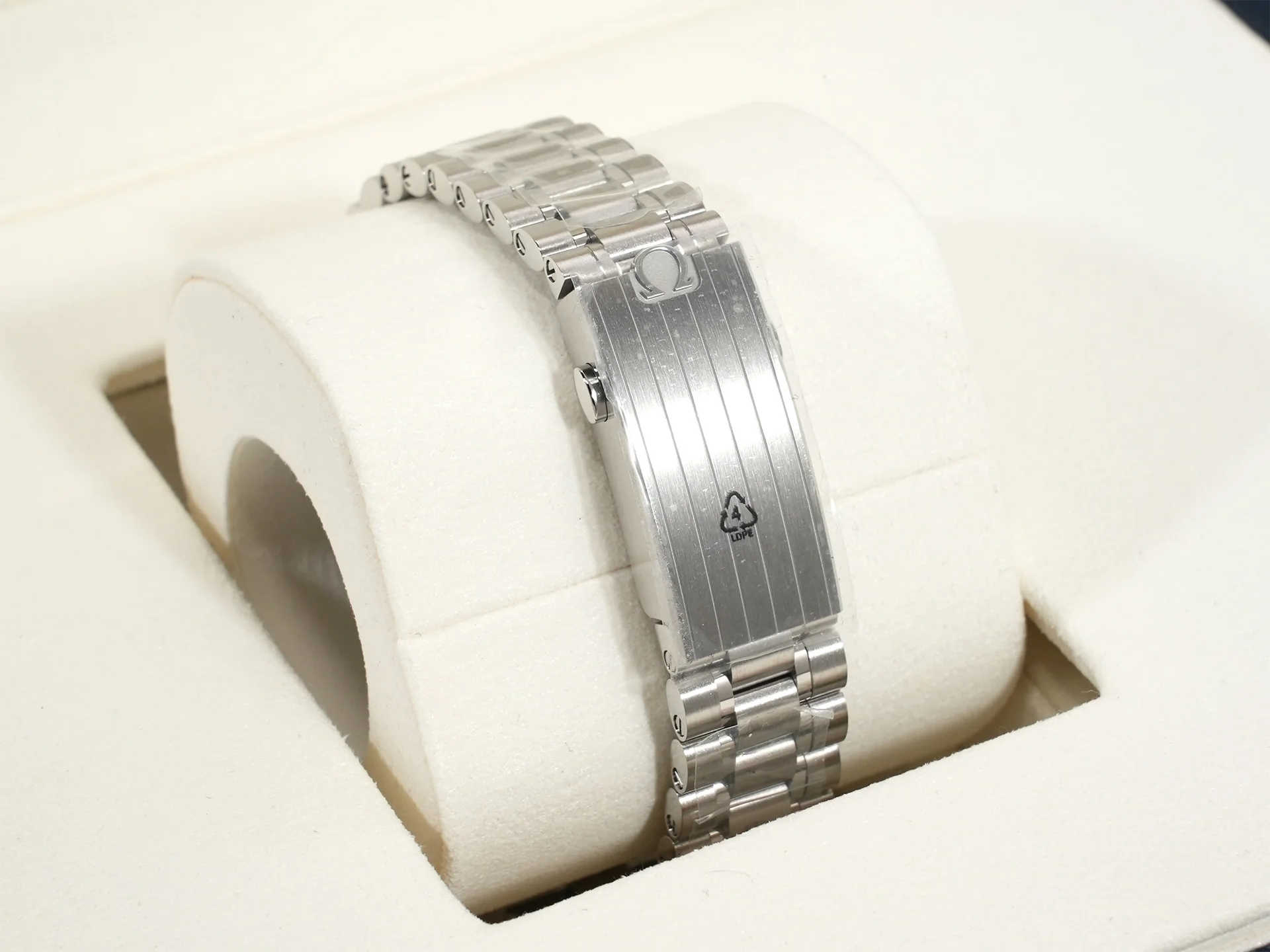 オメガ スピードマスター 記念モデル コーアクシャル マスター クロノメーター クロノグラフ 42MM Ref.310.32.42.50.02.001 ステンレススチール シルバー文字盤 未使用 4ewguezi - Image 6