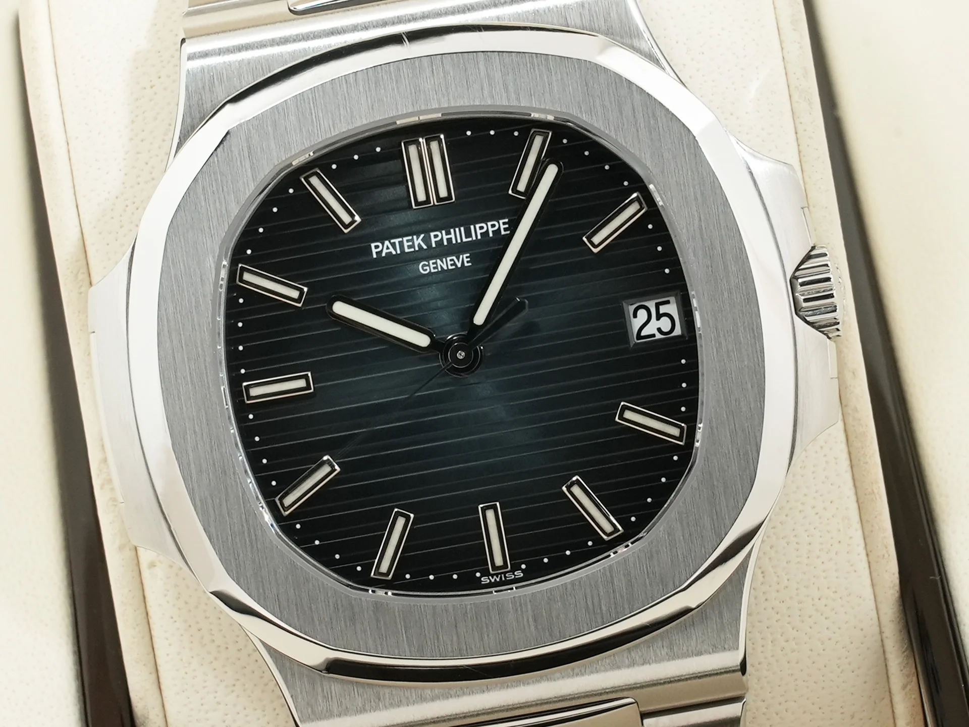 パテックフィリップ ノーチラス Ref.5711/1A-010 ステンレススチール ブルー文字盤 - Image 3