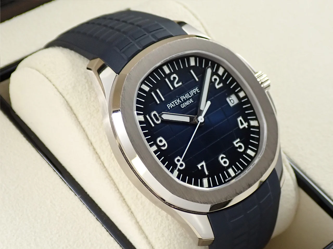 パテックフィリップ アクアノート Ref.5168G-001 ホワイトゴールド ミッドナイトブルー文字盤 - Image 5