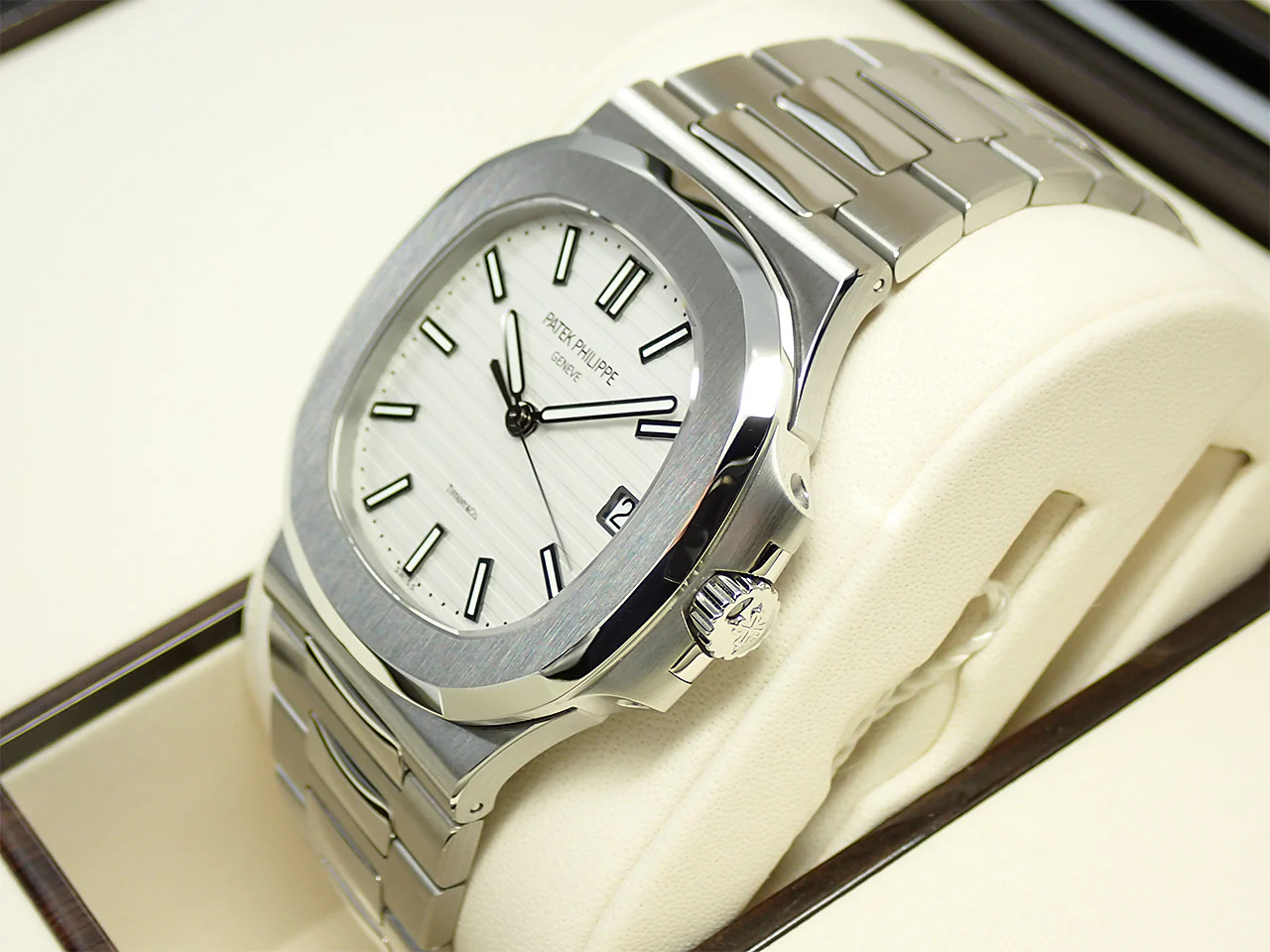 パテックフィリップ ノーチラス TIFFANY&CO. Ref.5711/1A-011 ステンレススチール ホワイト文字盤 - Image 4