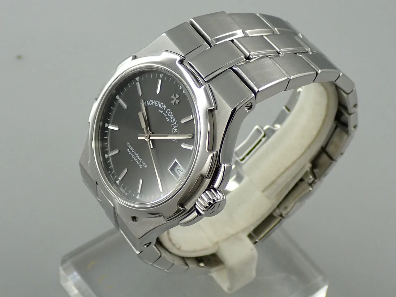 ヴァシュロンコンスタンタン オーヴァーシーズ Ref.42042/423A グレー文字盤 中古 4VU06003 - Image 4