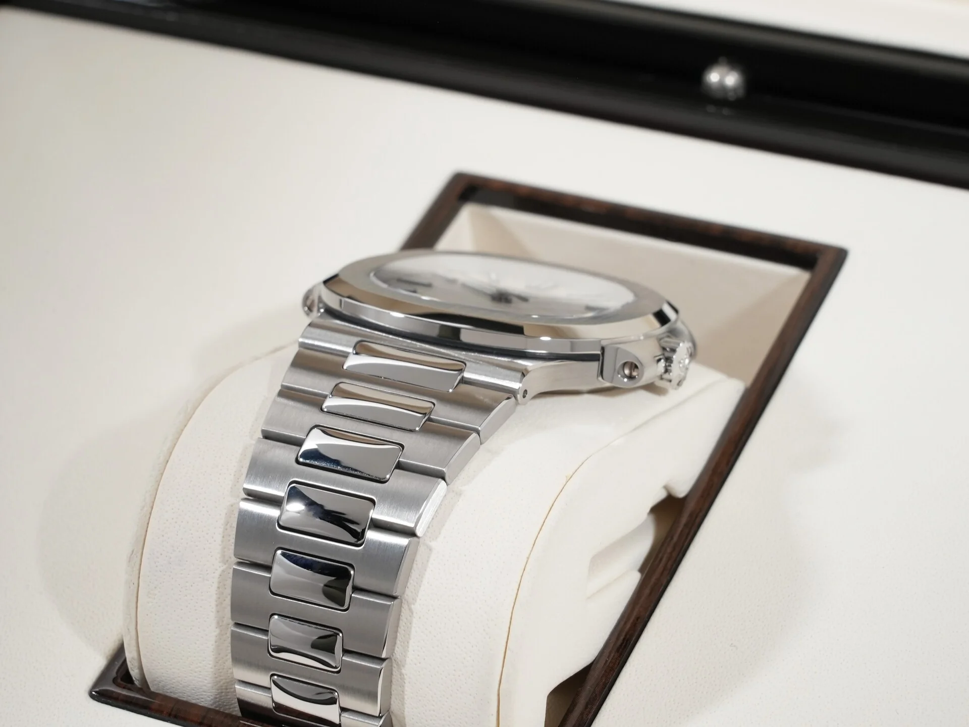 パテックフィリップ ノーチラス Ref.5711/1A-011 ステンレススチール ホワイト文字盤 - Image 6