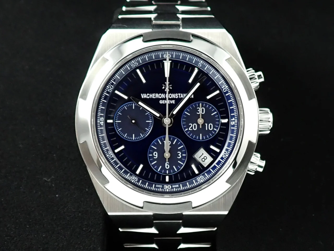 ヴァシュロンコンスタンタン オーヴァーシーズ クロノグラフ Ref.5500V/110A-B148 ブルー文字盤 中古 5AZCTYL6 - Image 2