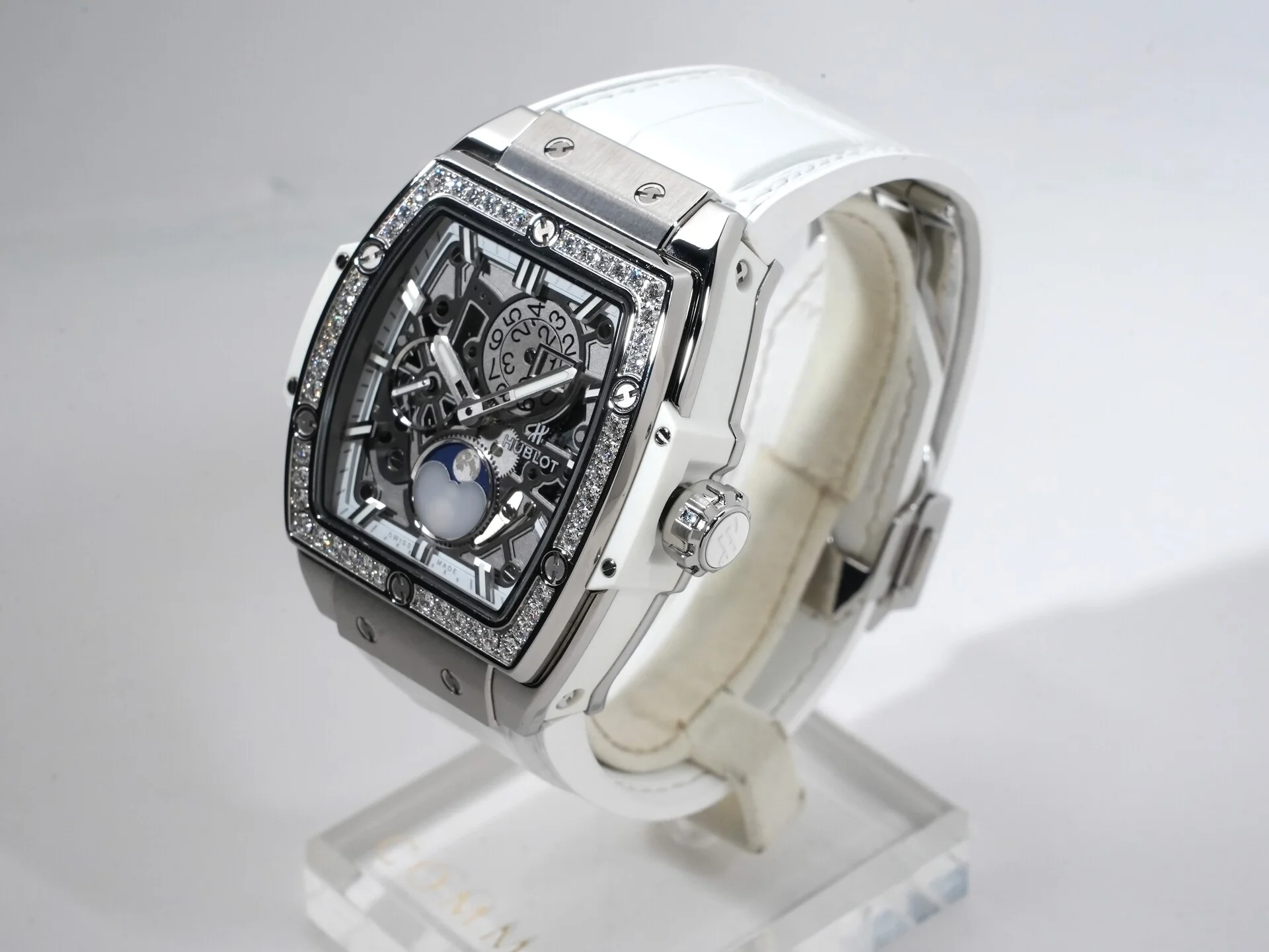ウブロ スピリット オブ ビッグバン チタニウム ムーンフェイズ ダイヤモンド Ref.647.NE.2070.RW.1204 スケルトン文字盤 美中古 5hdbqzgt - Image 4