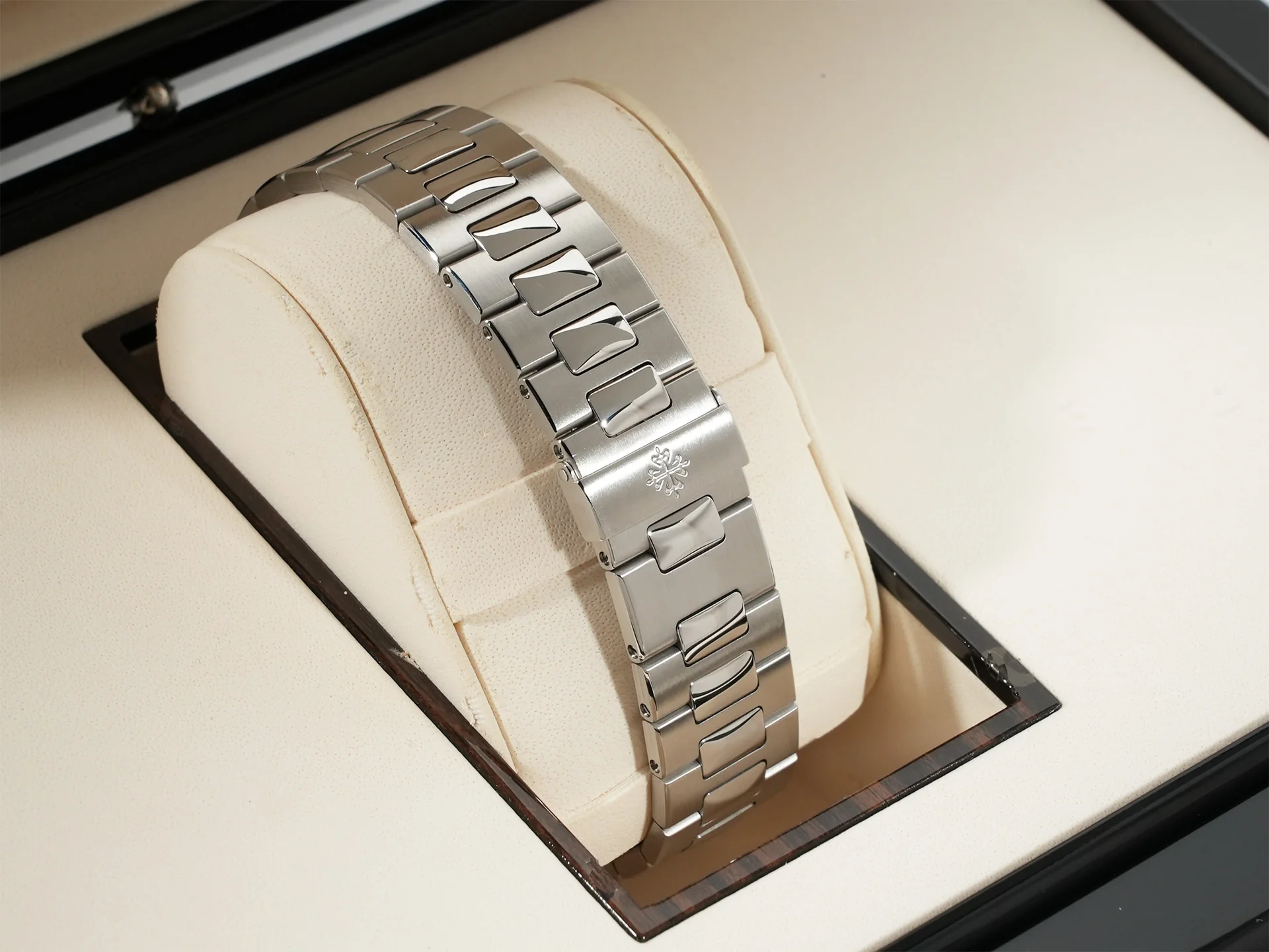 パテックフィリップ ノーチラス クロノグラフ Ref.5980/1A-001 ステンレススチール ブルー文字盤 - Image 7