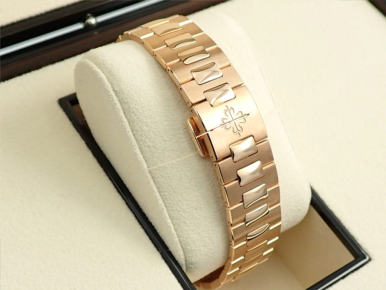 パテックフィリップ ノーチラス トラベルタイム クロノグラフ Ref.5990/1R-001 ローズゴールド ブルーソレイユ文字盤 - Image 6