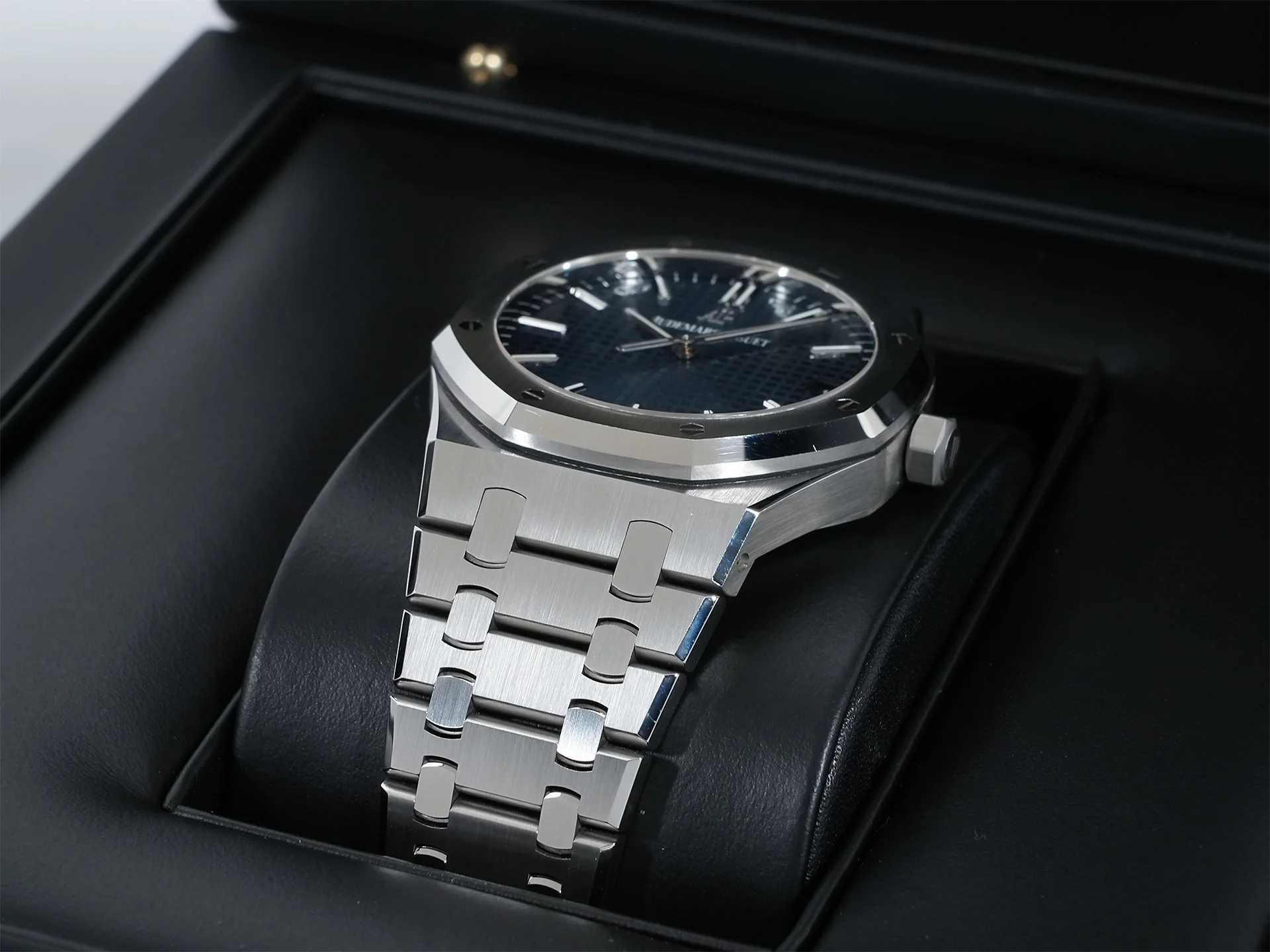 オーデマピゲ ロイヤルオーク Ref.15500ST.OO.1220ST.01 ステンレススチール ブルー文字盤 中古 5ngumy27 - Image 6