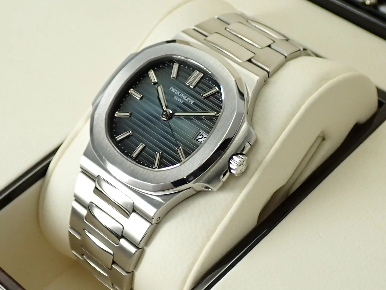 パテックフィリップ ノーチラス Ref.5800/1A-001 ステンレススチール ブルー文字盤 - Image 4