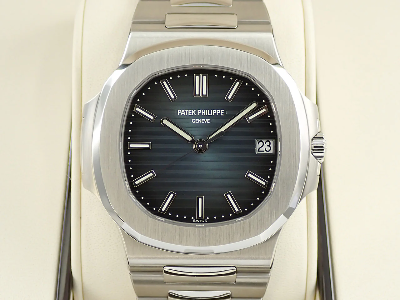 パテックフィリップ ノーチラス Ref.5711/1A-010 ステンレススチール ブルー文字盤 - Image 2