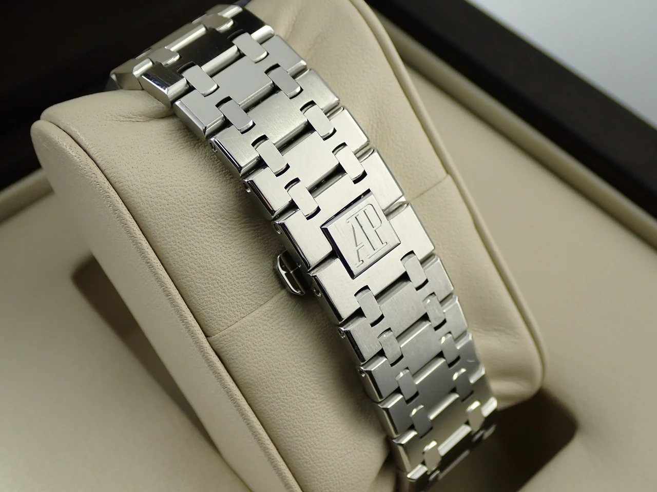 オーデマピゲ ロイヤルオーク Ref.15300ST.OO.1220ST.02 ステンレススチール ブルー文字盤 - Image 8