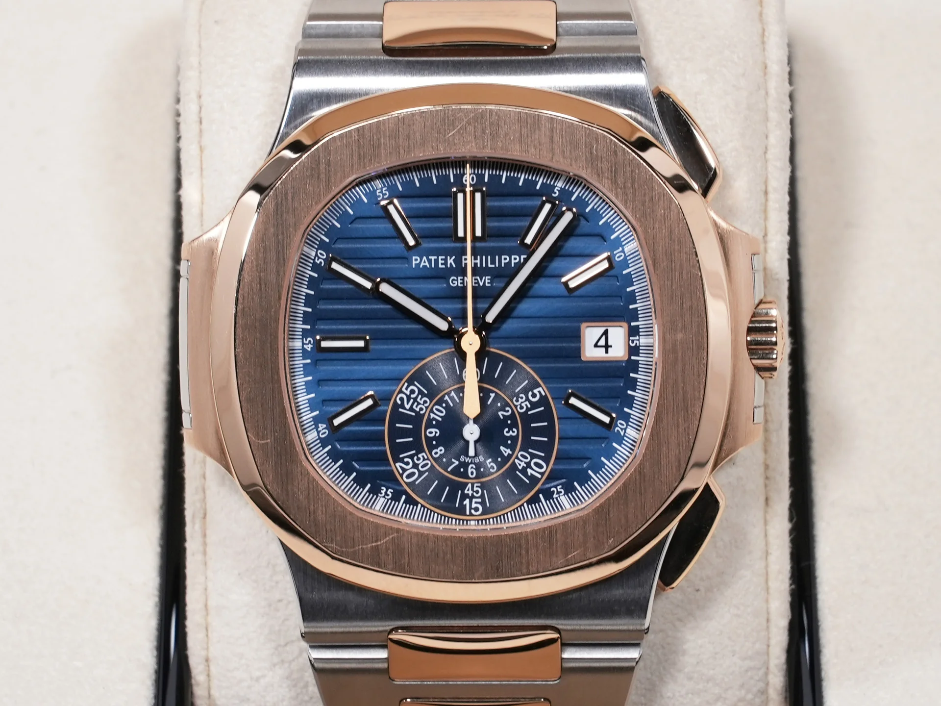 パテックフィリップ ノーチラス クロノグラフ Ref.5980/1AR-001 ステンレススチール/ローズゴールド ブルー文字盤 - Image 2