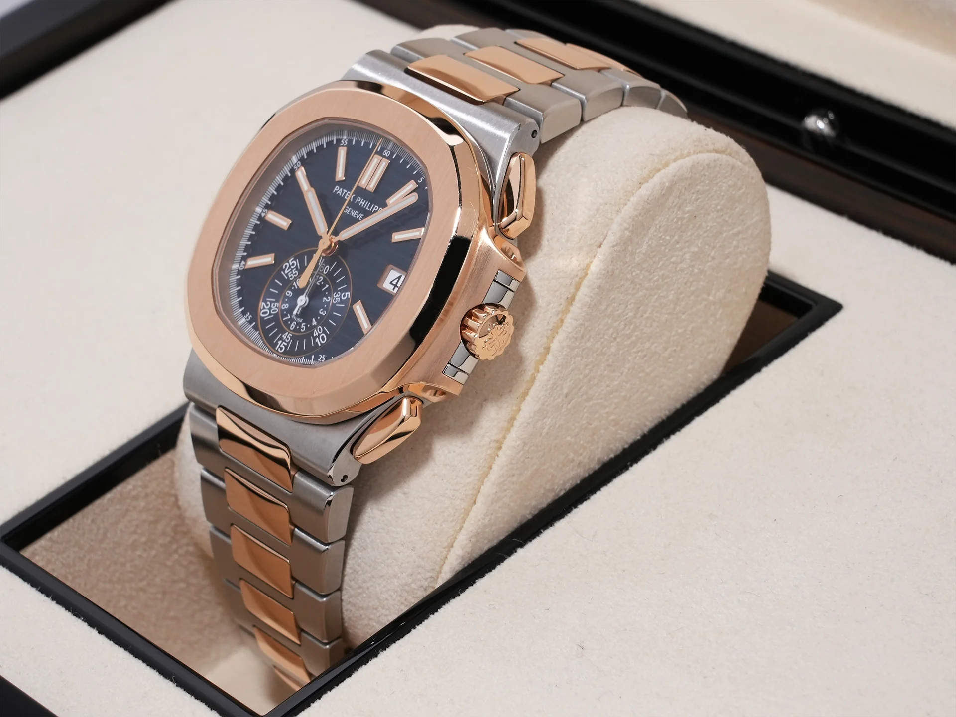 パテックフィリップ ノーチラス クロノグラフ Ref.5980/1AR-001 ステンレススチール/ローズゴールド ブルー文字盤 - Image 4