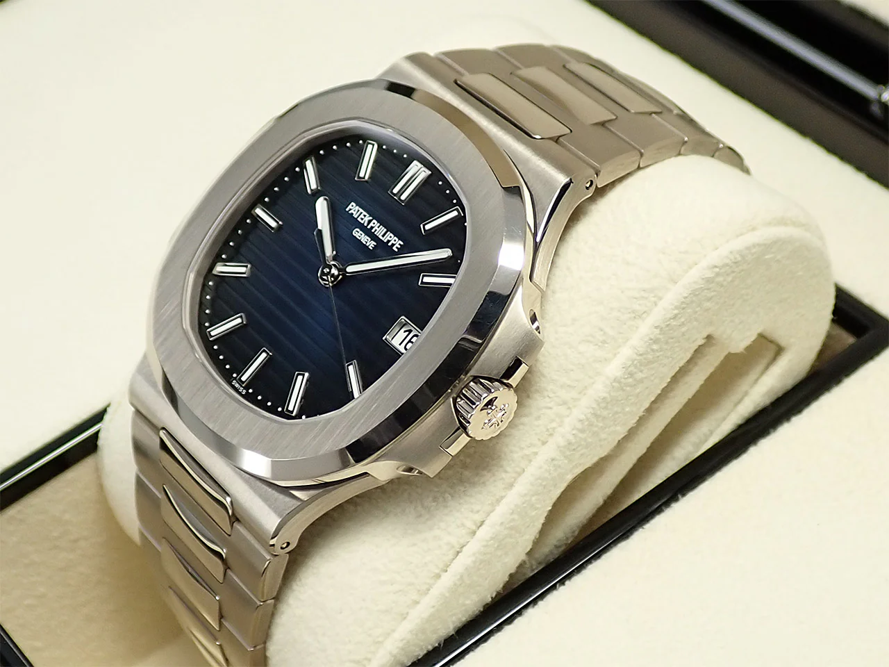 パテックフィリップ ノーチラス Ref.5811/1G-001 ホワイトゴールド ブルー・ソレイユ文字盤 - Image 4