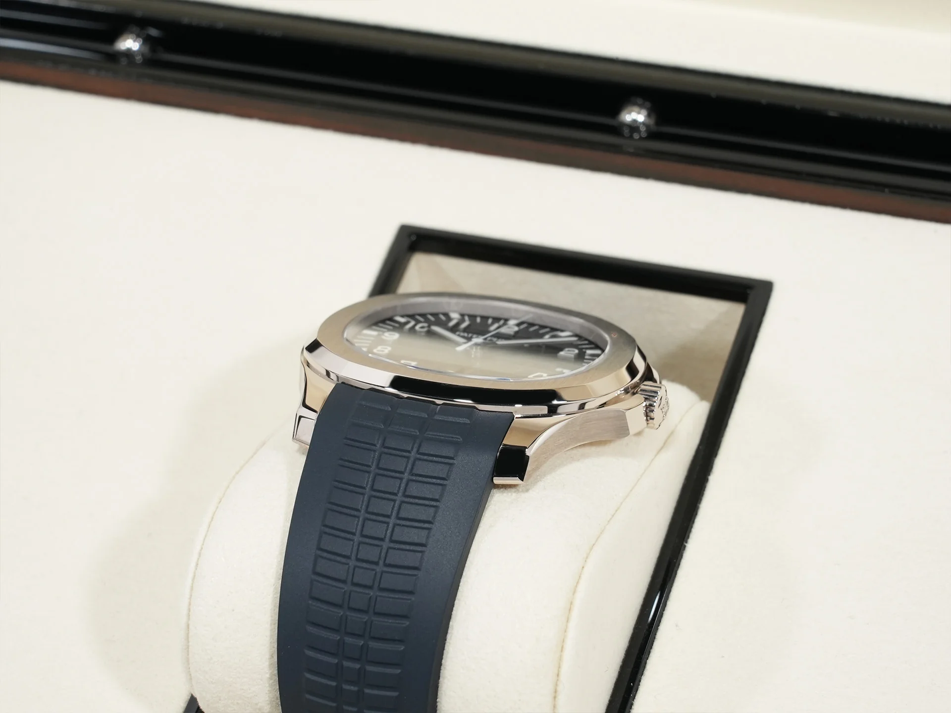パテックフィリップ アクアノート Ref.5168G-001 ホワイトゴールド ミッドナイトブルー文字盤 中古 6fgadyjf - Image 6
