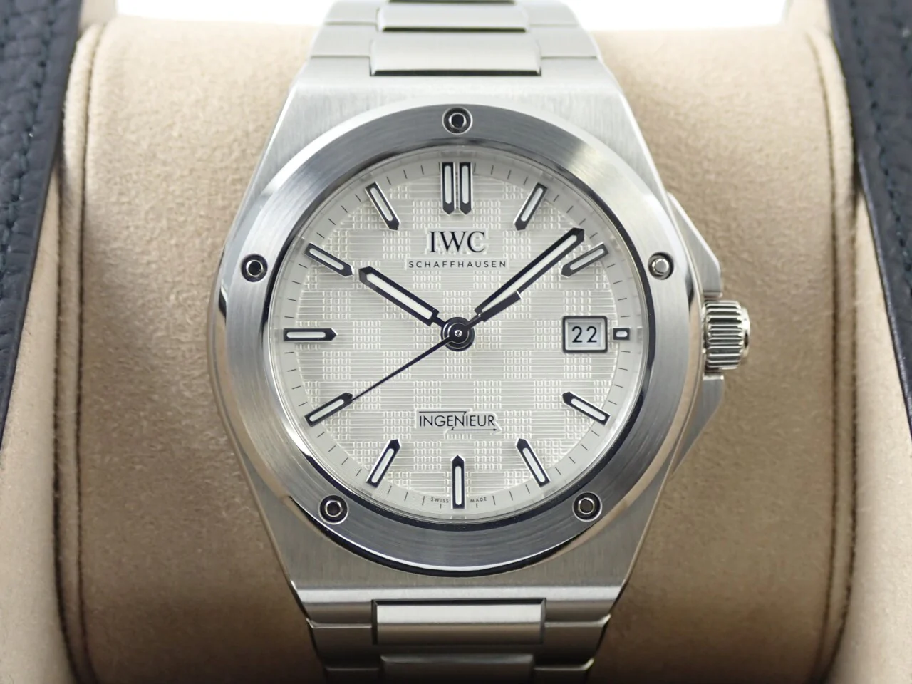 IWC インヂュニア オートマティック 40 Ref.IW328902 ホワイト文字盤 未使用 6JWFK423 - Image 2