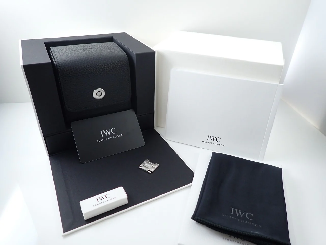 IWC インヂュニア オートマティック 40 Ref.IW328902 ホワイト文字盤 未使用 6JWFK423 - Image 8