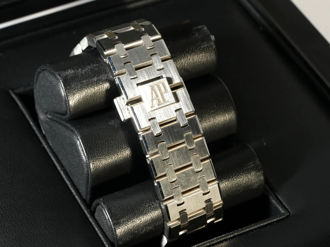 オーデマピゲ ロイヤルオーク Ref.15400ST.OO.1220ST.01.A ステンレススチール ブラック文字盤 - Image 8