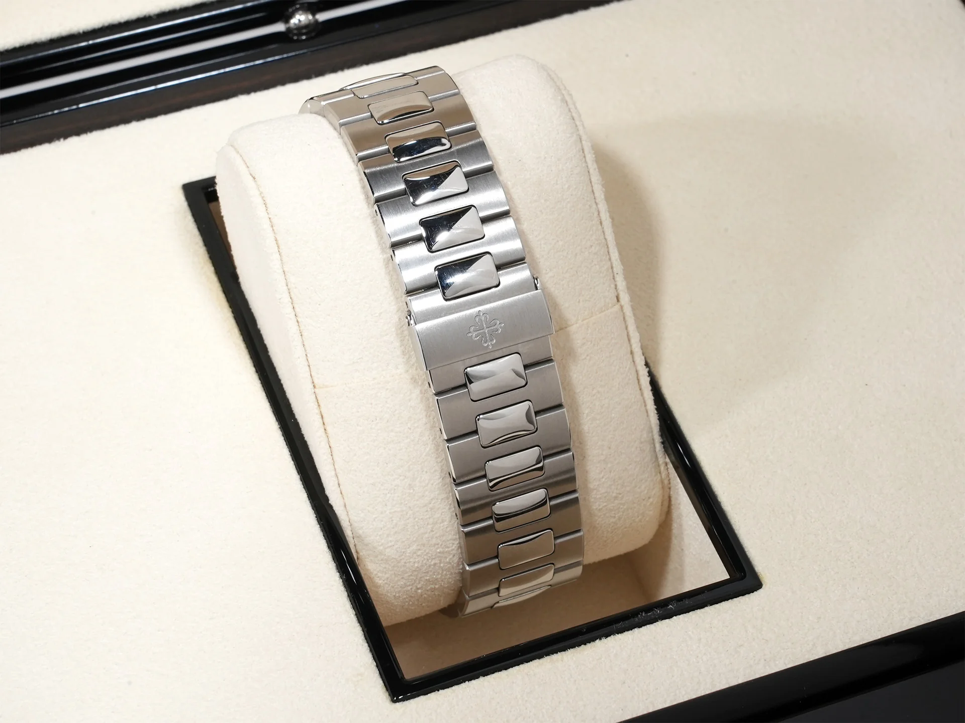 パテックフィリップ ノーチラス Ref.5711/1A-011 ステンレススチール ホワイト文字盤 - Image 7