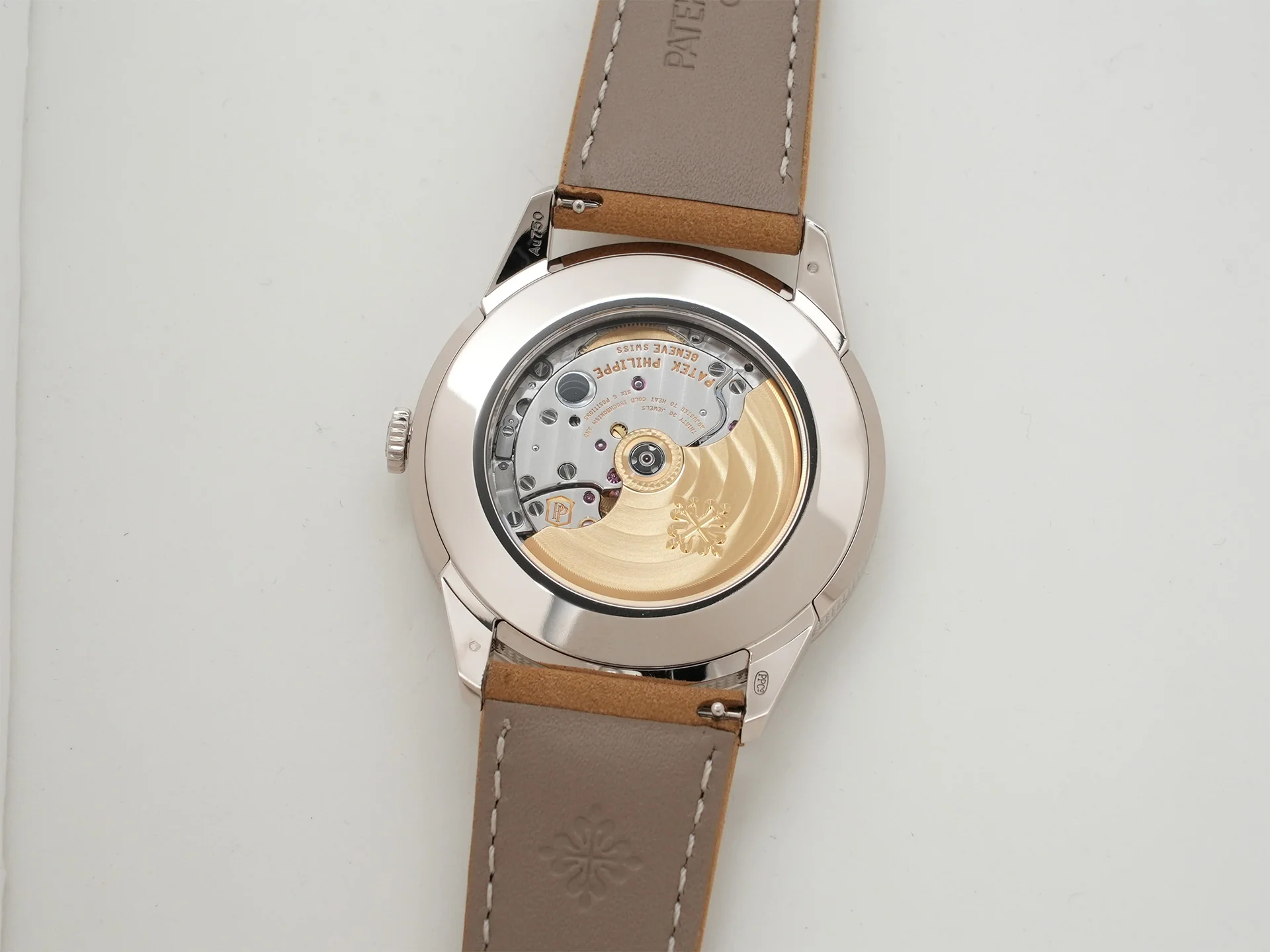 パテックフィリップ カラトラバ Ref.5226G-001 ホワイトゴールド ブラックグラデーションのテクスチャード ラック アントラサイト文字盤 - Image 6