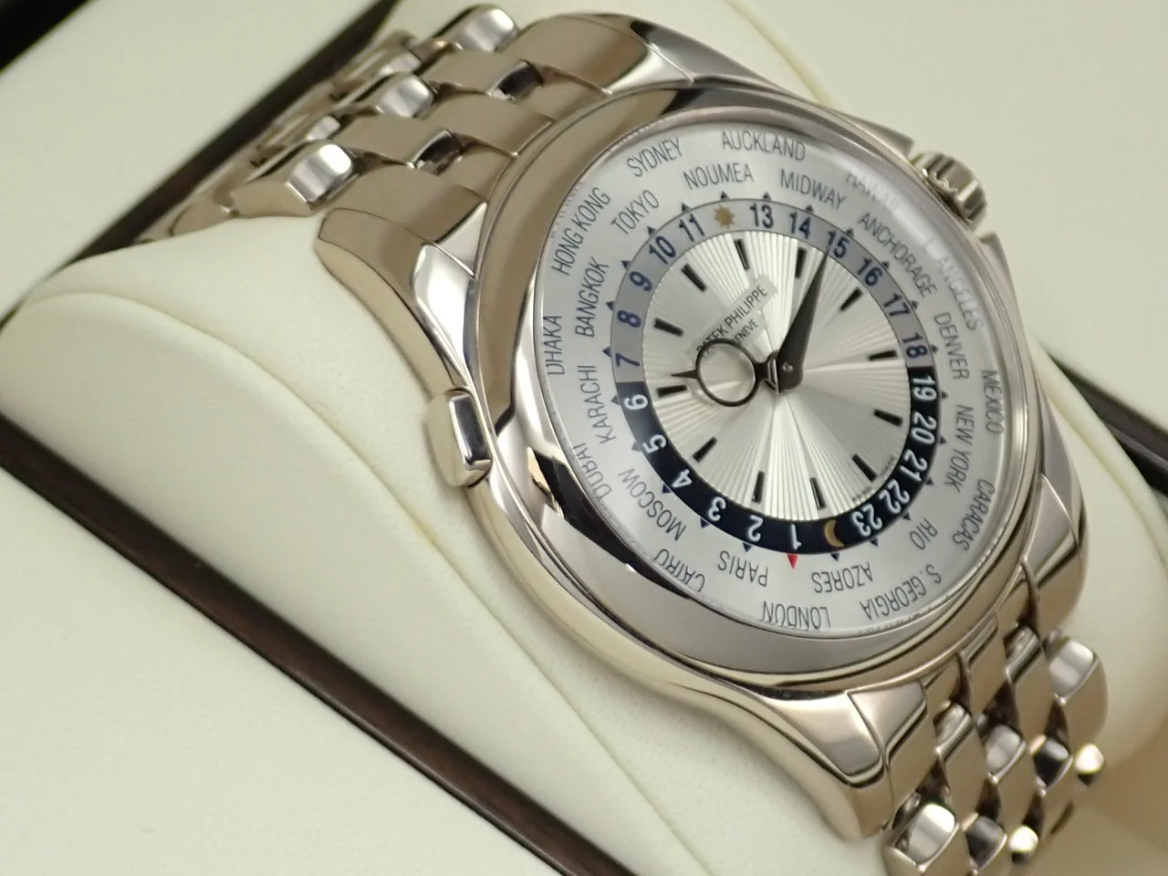 パテックフィリップ コンプリケーション ワールドタイム Ref.5130/1G-010 ホワイトゴールド シルバー文字盤 - Image 5