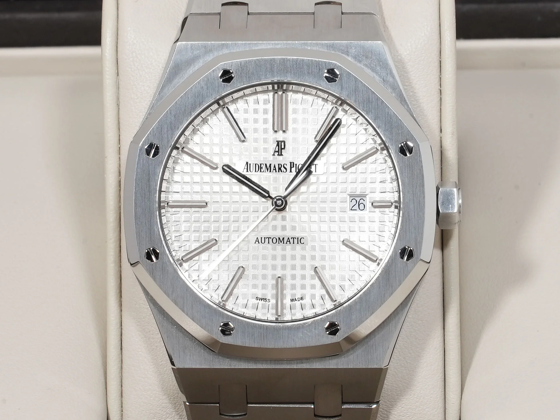 オーデマピゲ ロイヤルオーク Ref.15400ST.OO.1220ST.02 ステンレススチール シルバー文字盤 - Image 2