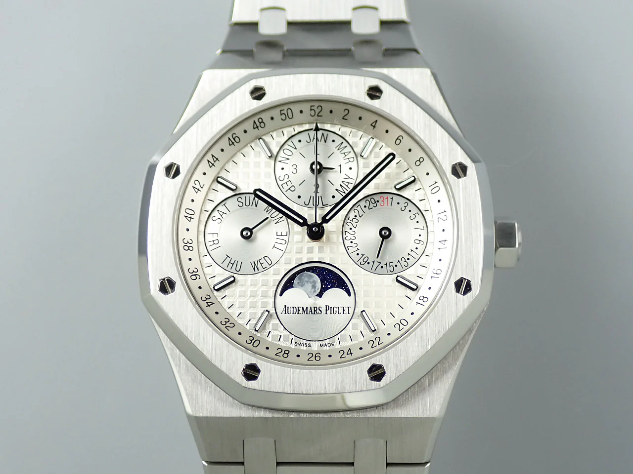 オーデマピゲ ロイヤルオーク パーペチュアルカレンダー Ref.26574ST.OO.1220ST.01 ステンレススチール シルバー文字盤 - Image 2