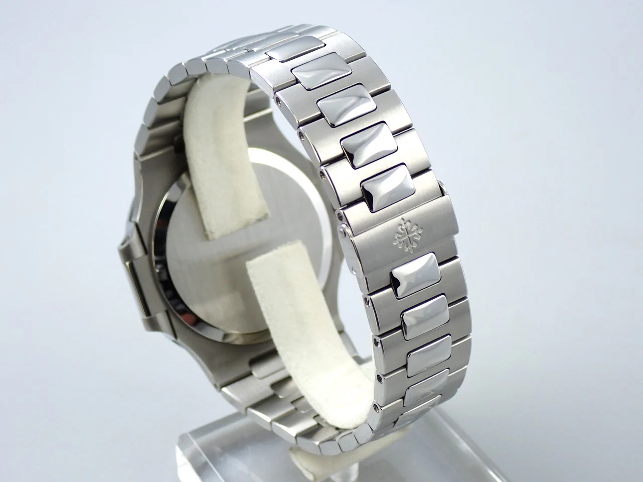 パテックフィリップ ノーチラス パワーリザーブ TIFFANY&CO. Ref.3710/1A-001 ステンレススチール ブラック文字盤 - Image 6