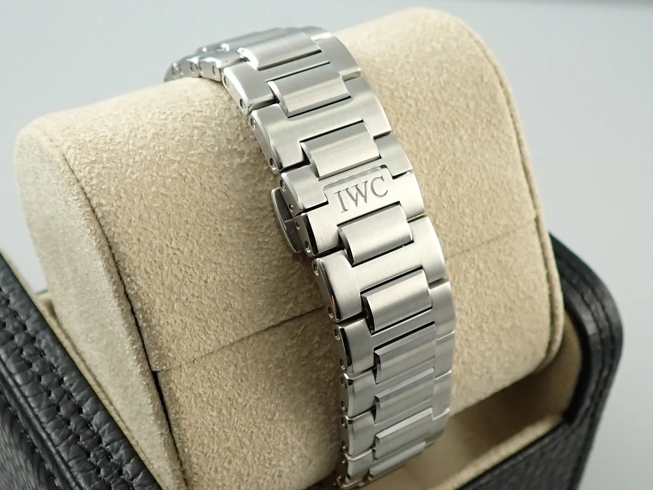 IWC インヂュニア オートマティック 40 Ref.IW328901 ブラック文字盤 未使用 A4155130 - Image 6
