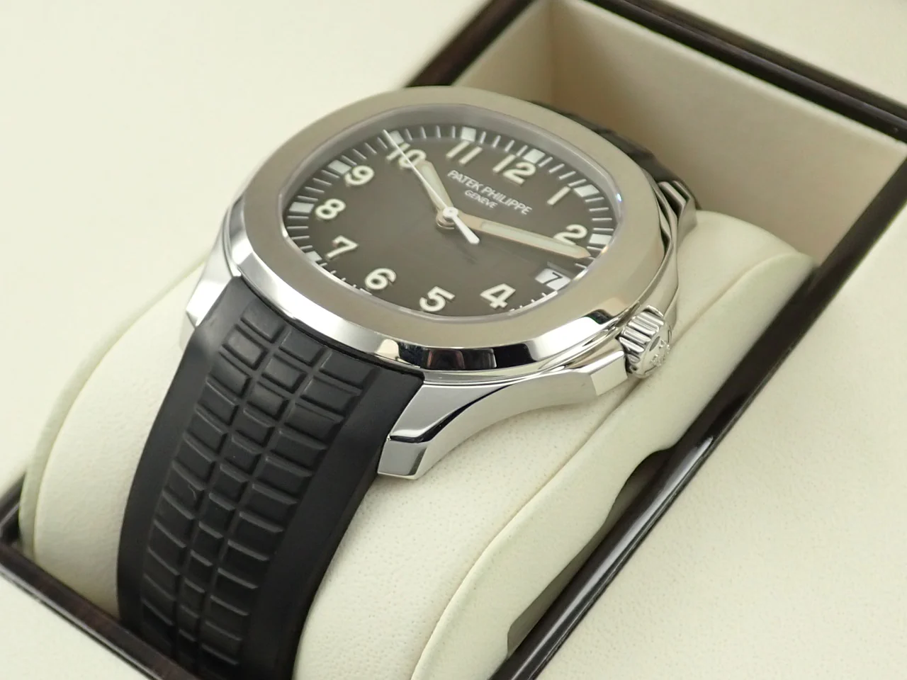 パテックフィリップ アクアノート Ref.5167A-001 ステンレススチール ブラック文字盤 - Image 6